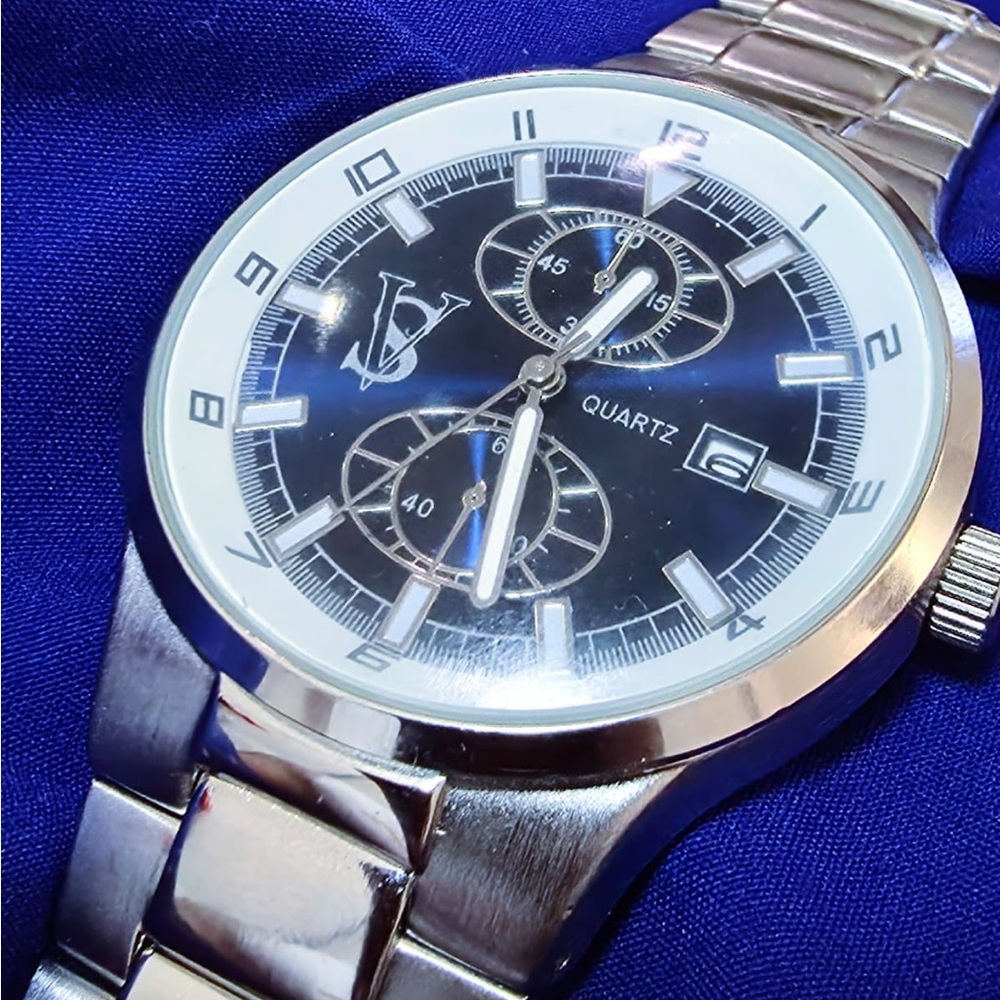 VS Basic Mens Dress Watch Navy Blue Dial
New battery fully working